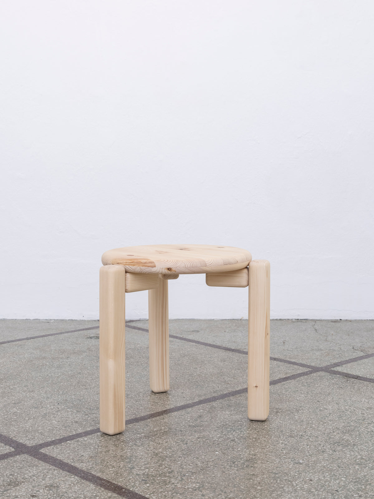 The Heimur Stool